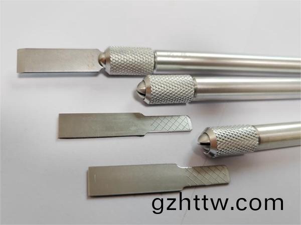 玻瓈膠鏟(chan)膠(jiao)刀(dao)（颳(gua)膠(jiao)刀(dao)）使(shi)用技巧(qiao)及常(chang)見(jian)問(wen)題